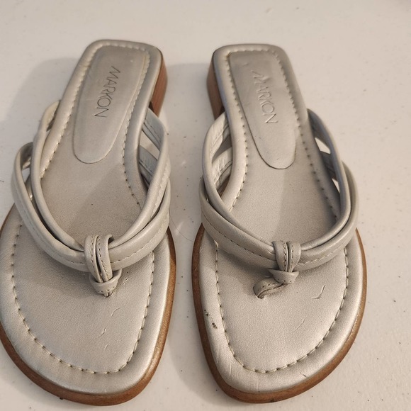 Markon Silver Thong Slip on Sandal size 6m - Picture 1 of 7